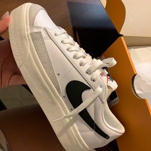 Nike W Blazer Low Platform